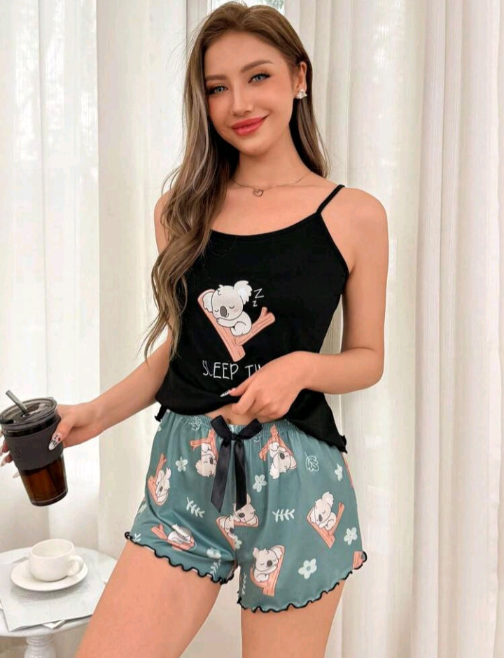 بيجاما شي ان توب اسود كوالا شورت اخضر مطبوع